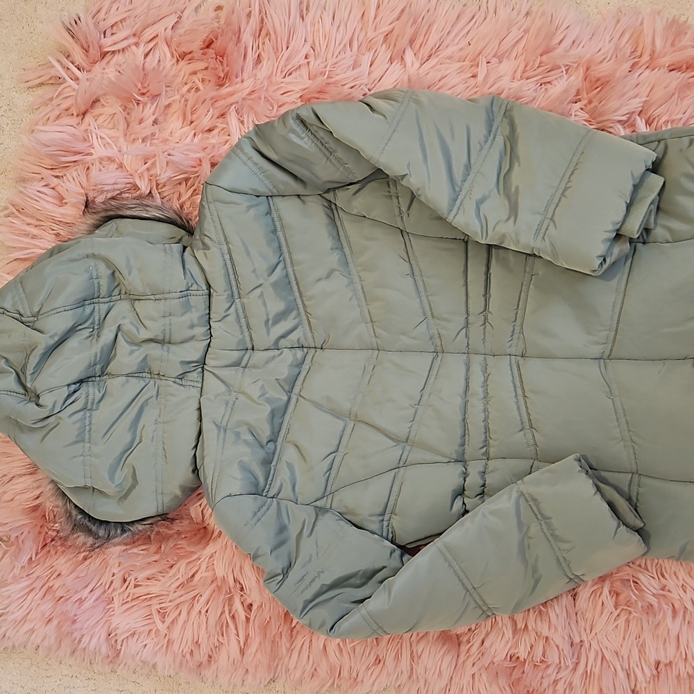 Calvin Klein Aerial Puffer Coat in color Green Bay, Size M (8/10) - Picture 9 of 9